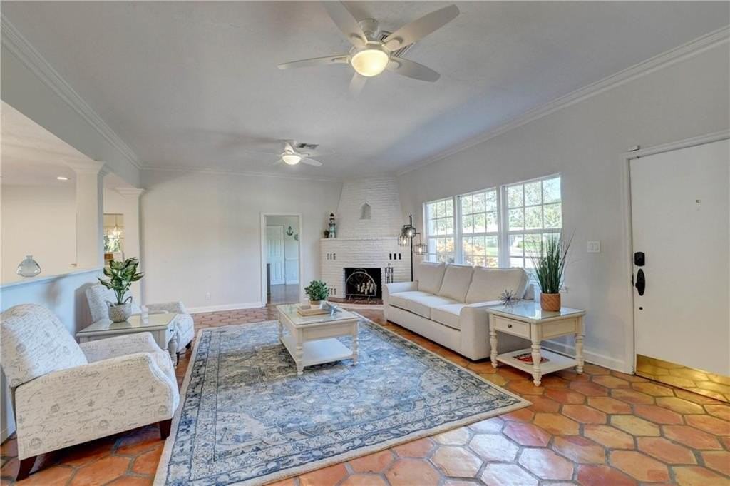 302 Nw 11th St - Photo 5 of 34