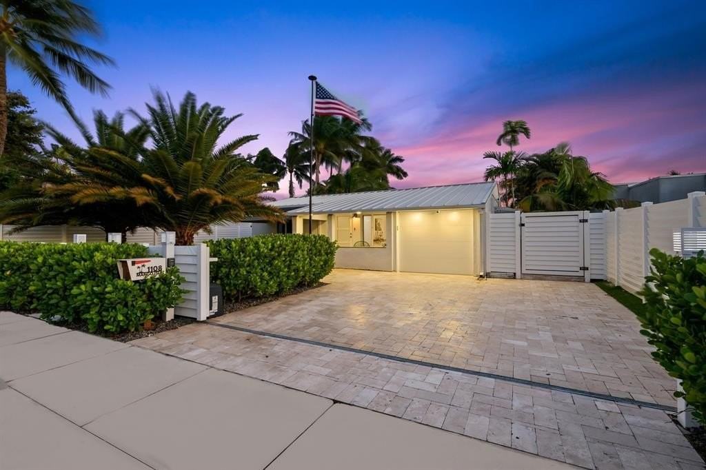 1108 Mango Isle - Photo 5 of 46