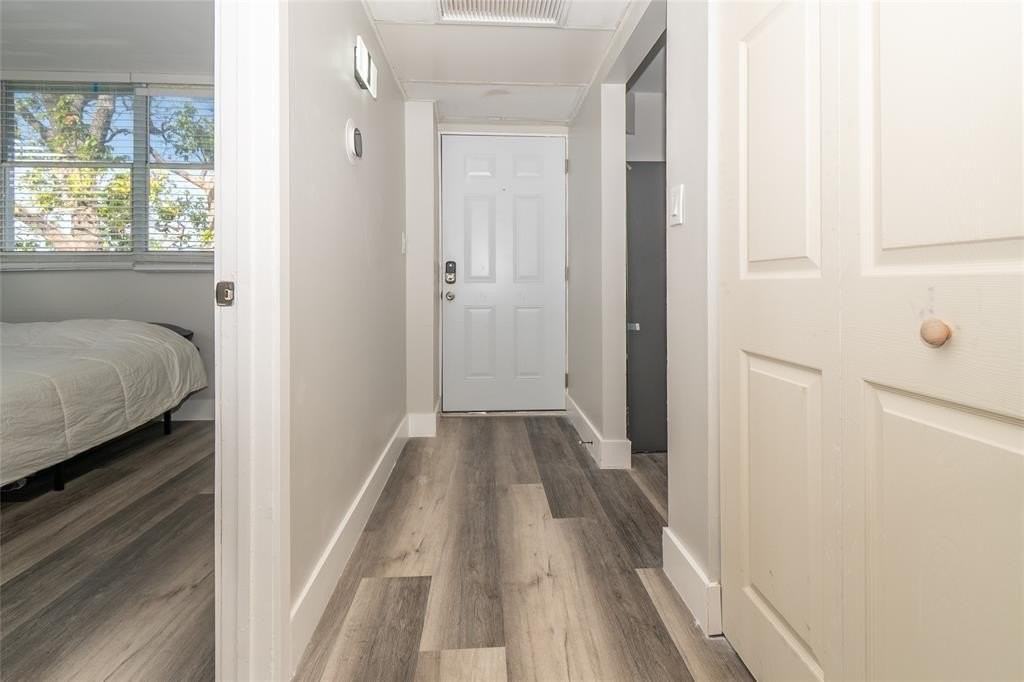 119 Royal Park Dr #4H - Photo 5 of 31