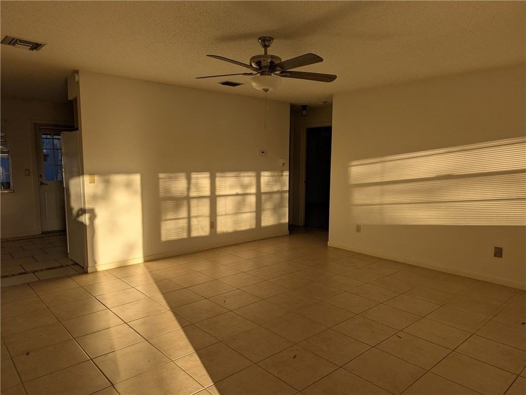 325 Perch Ln - Photo 3 of 11