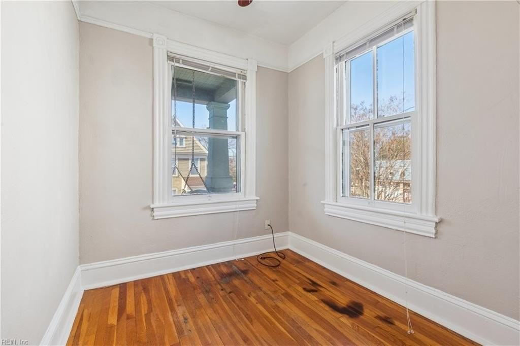 437 Dinwiddie St #B - Photo 6 of 35