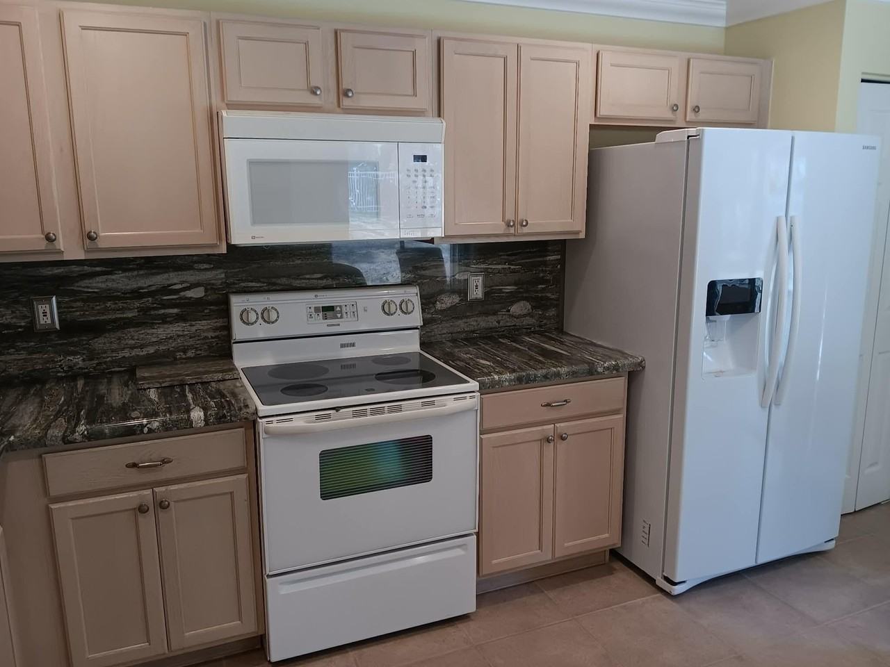 4983 Pinemore Ln - Photo 5 of 17