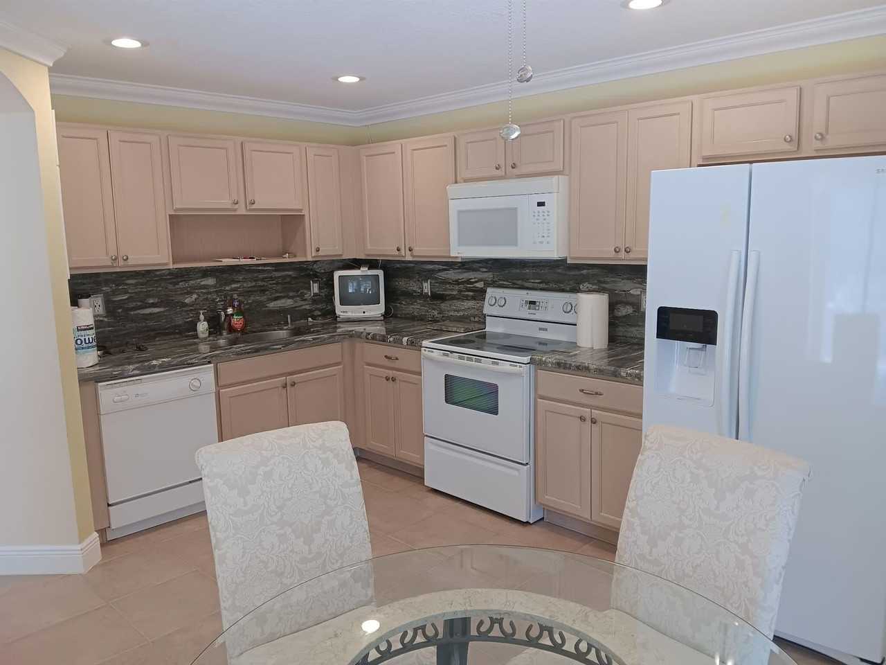 4983 Pinemore Ln - Photo 6 of 17