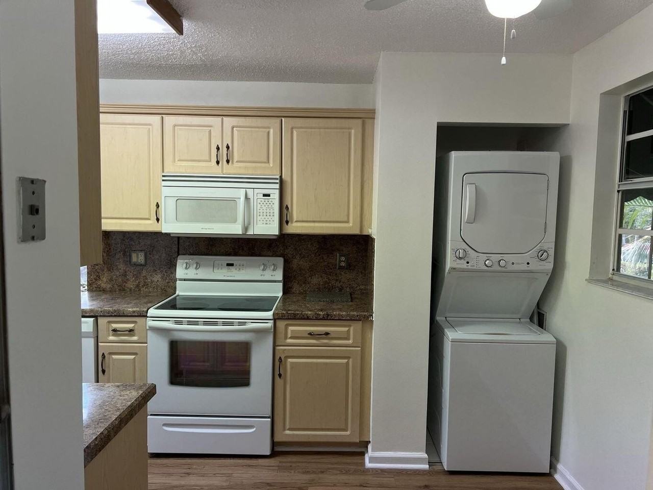 6622 Via Regina - Photo 5 of 29