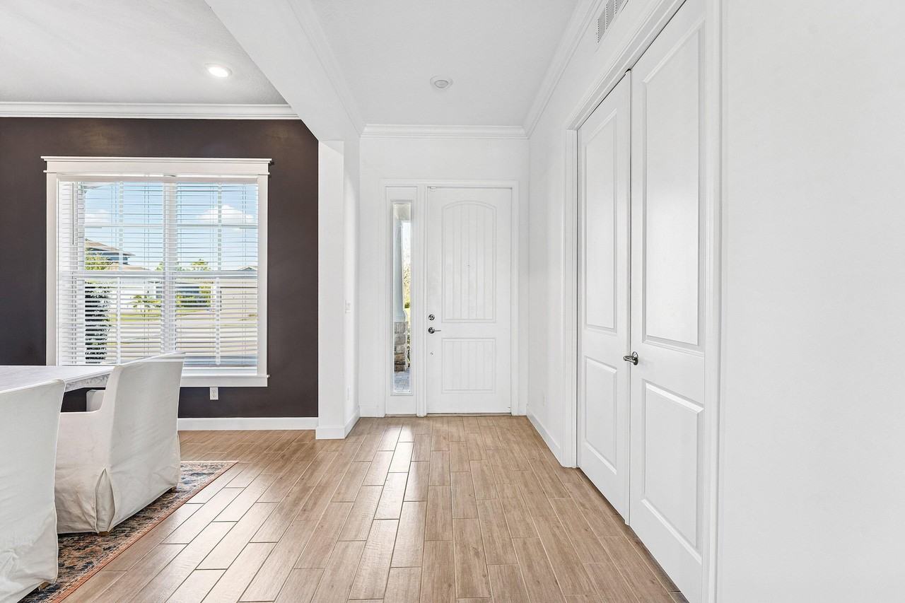 923 Hookline Cir - Photo 5 of 50