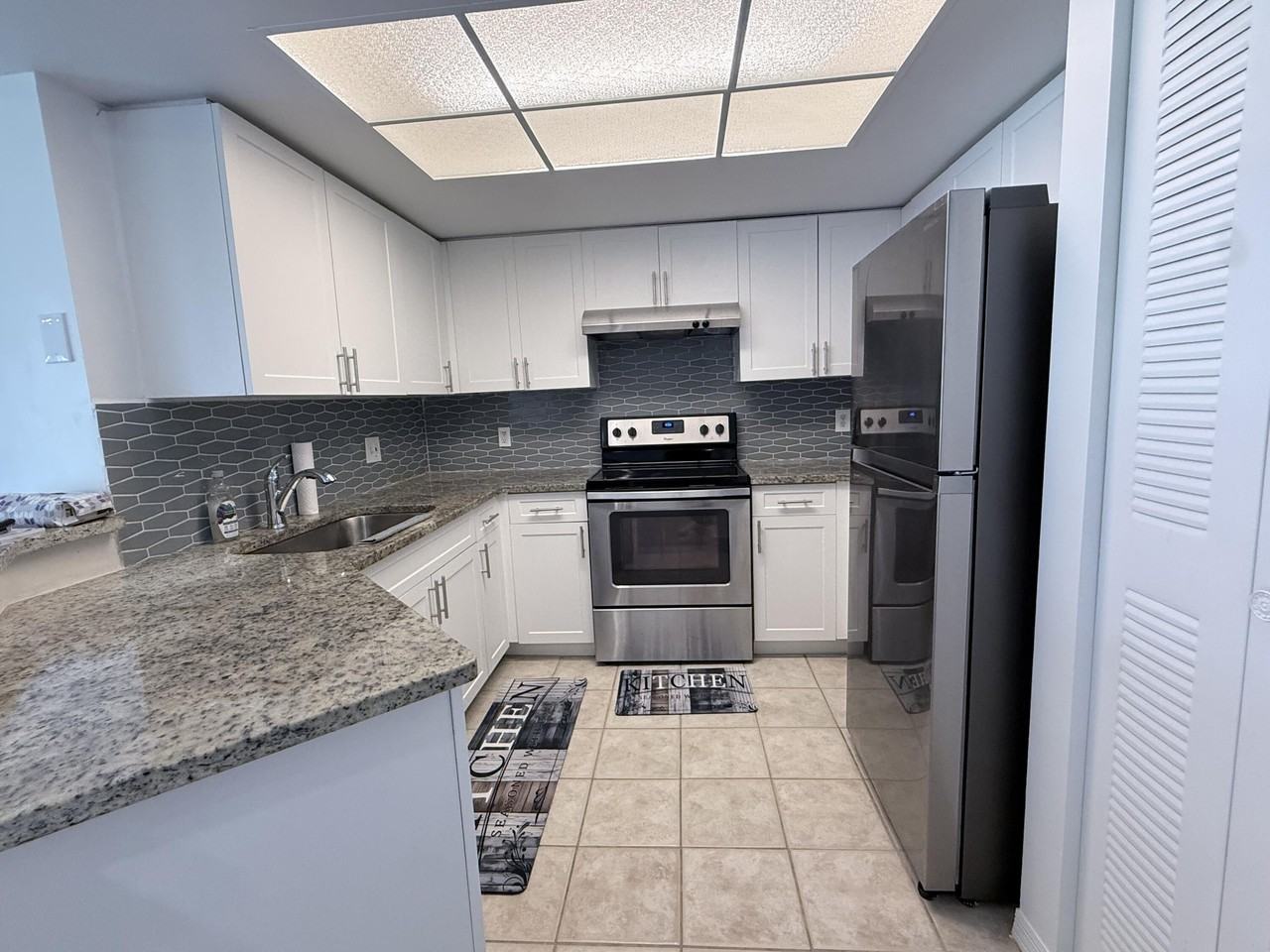 4175 N Haverhill Rd #918 - Photo 3 of 19