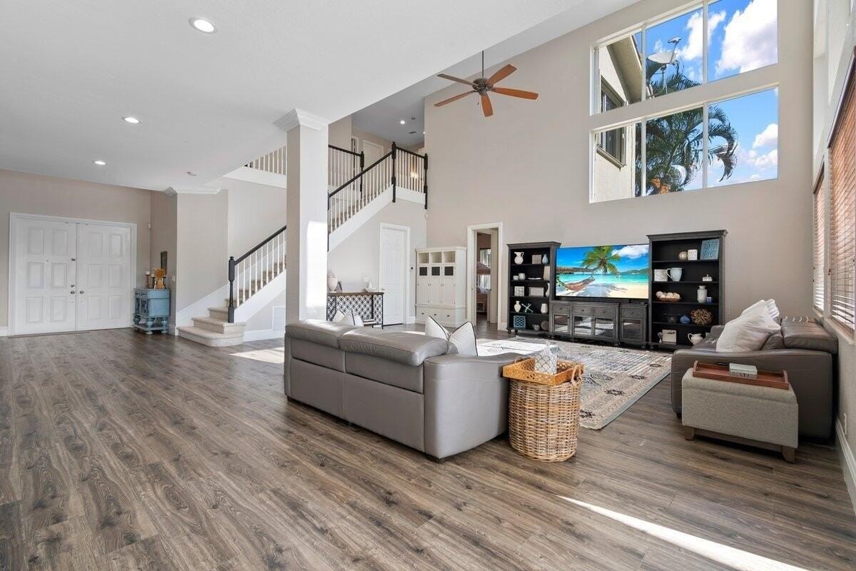 11520 Paradise Cove Ln - Photo 7 of 50