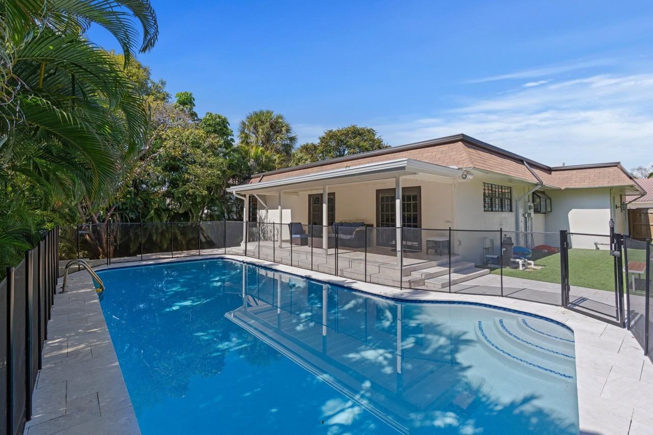 486 Nw 1st St - Photo 3 of 48