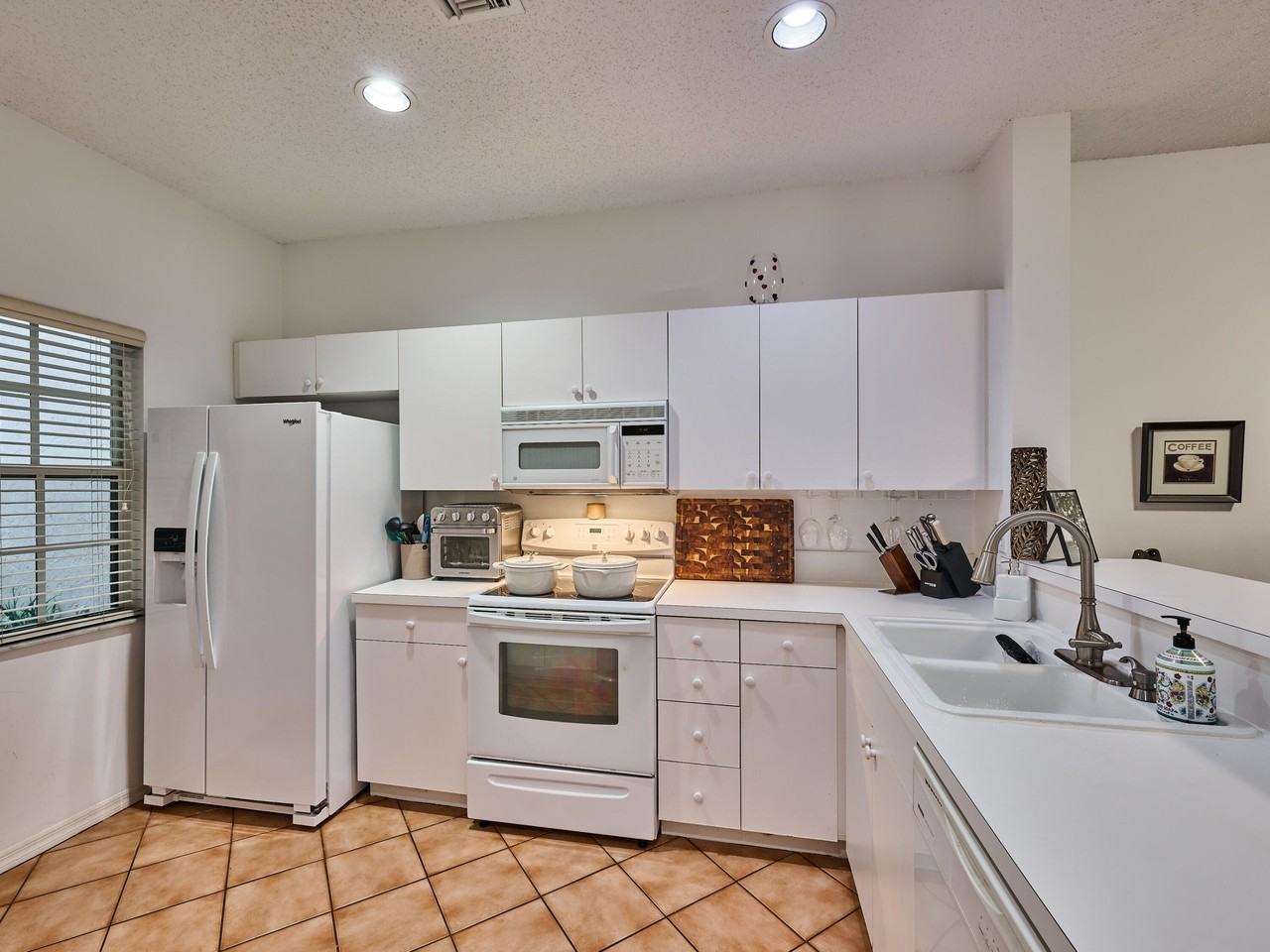 5121 Sabal Gardens Ln #2 - Photo 4 of 20