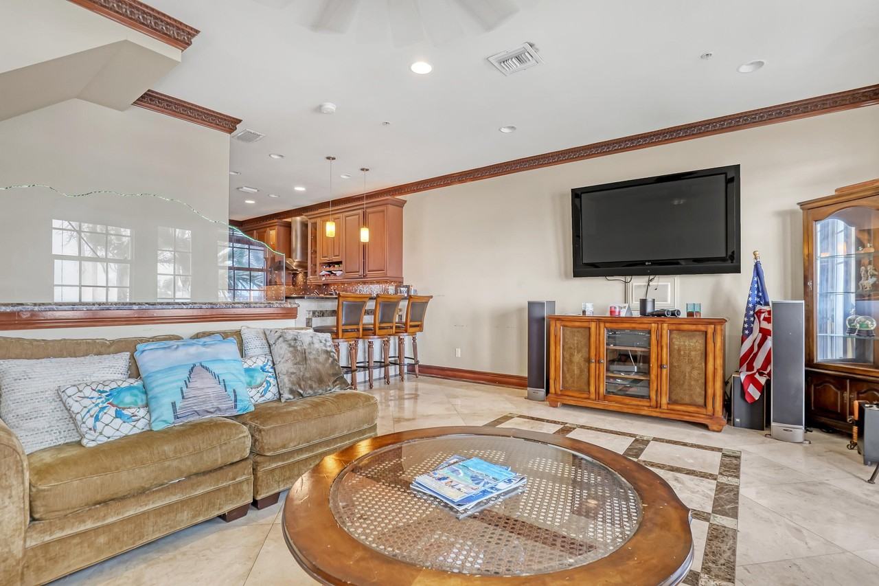 149 Harbors Way - Photo 4 of 33