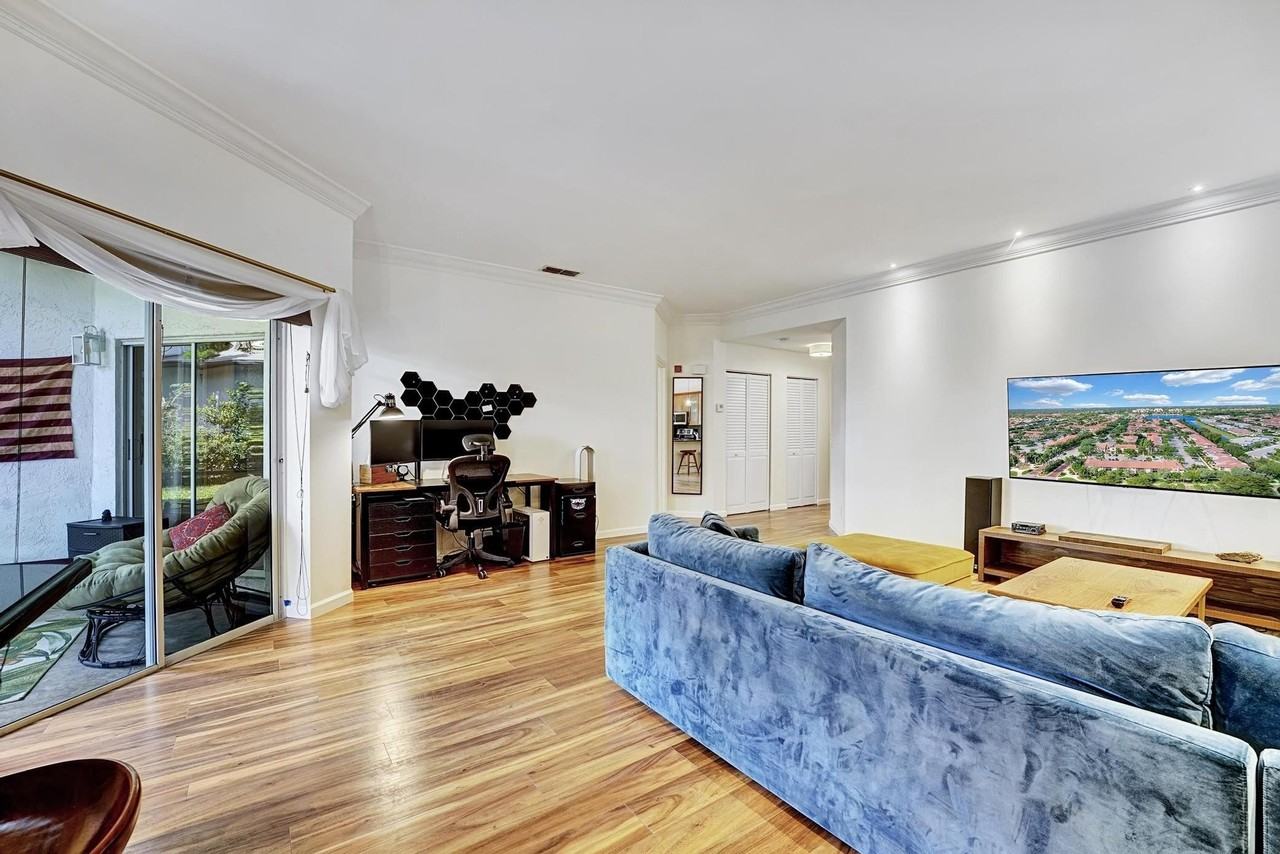 6555 Via Regina - Photo 3 of 31