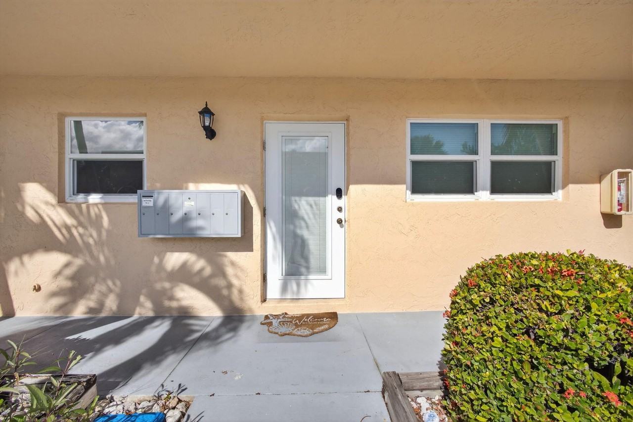 2950 SE Ocean Blvd Boulevard - Photo 3 of 31