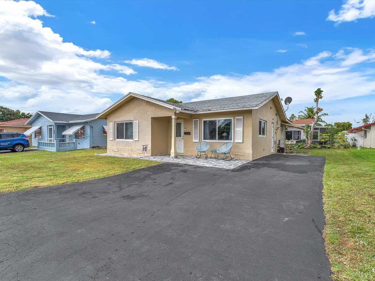 7615 Nw 68th Ave - Photo 3 of 25