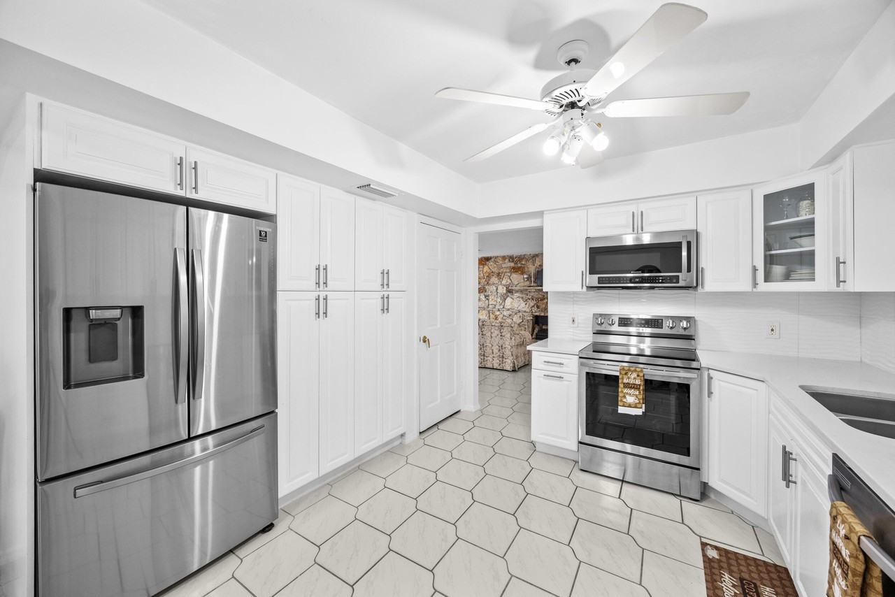 1742 W Terrace Dr - Photo 4 of 27