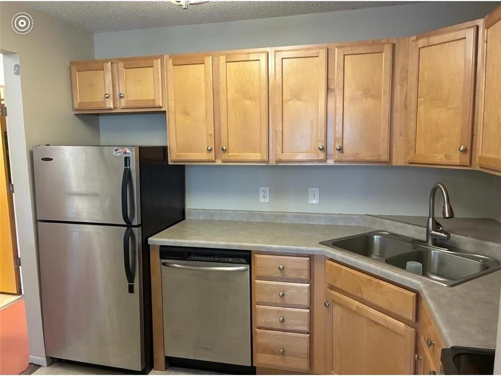 3624 E 38th St #D - Photo 2 of 20