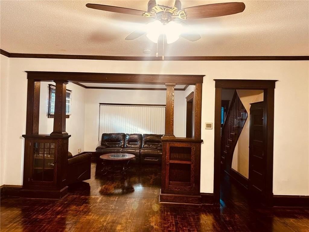 246 Sidney St E - Photo 5 of 14