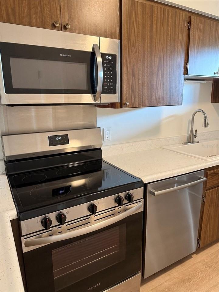 301 S Gulfstream Ave #303 - Photo 3 of 4