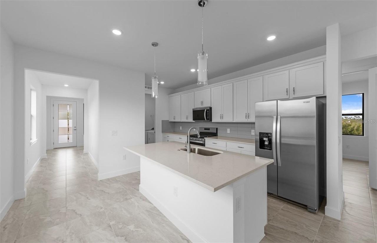 18928 Indian Rock Pl - Photo 3 of 13