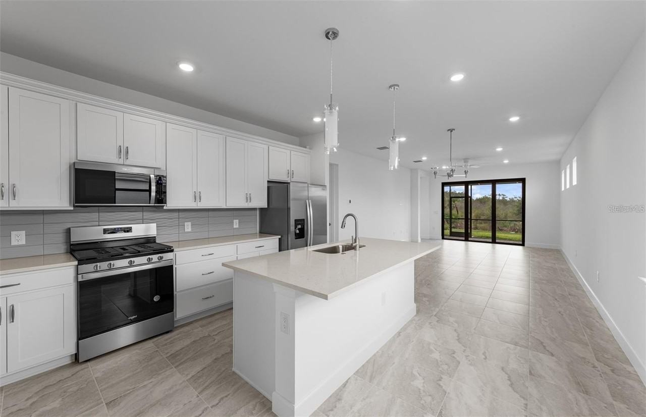 18928 Indian Rock Pl - Photo 4 of 13