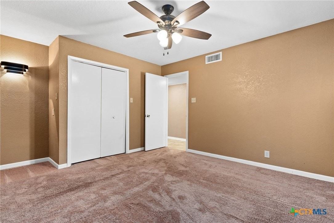 15957 Crockett Dr - Photo 4 of 12