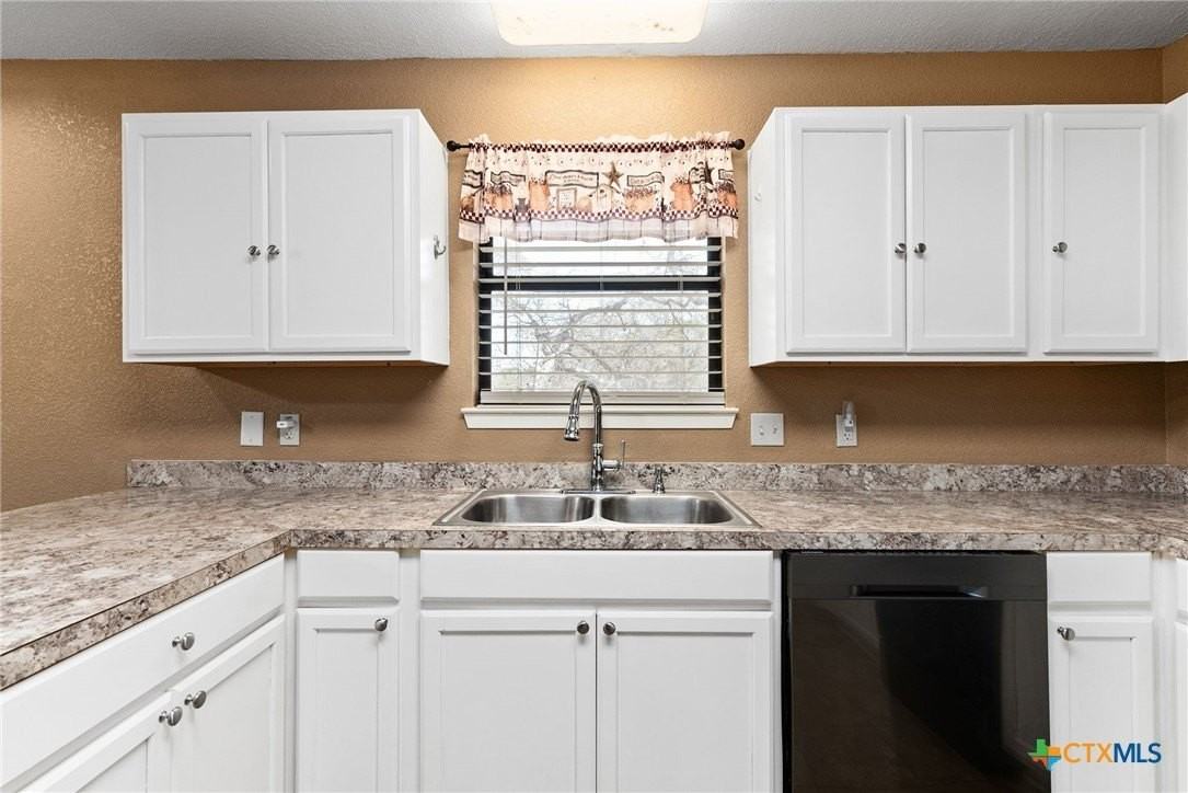 15957 Crockett Dr - Photo 6 of 12