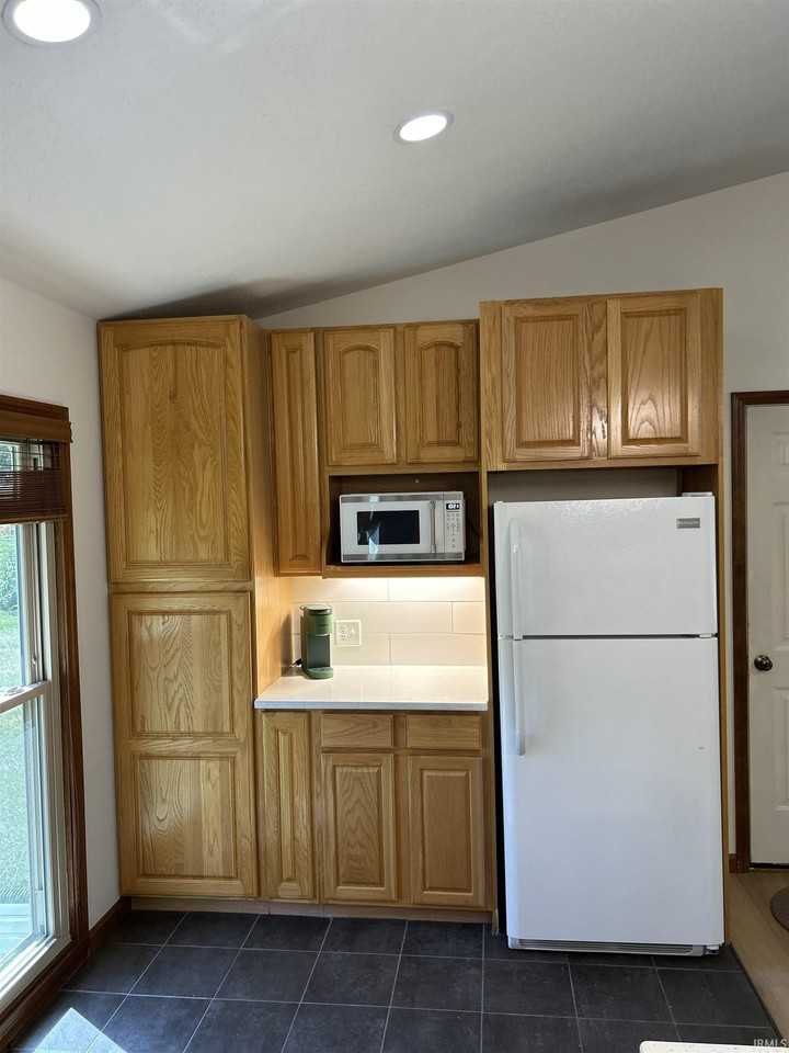 6166 River Bluff Dr - Photo 3 of 19