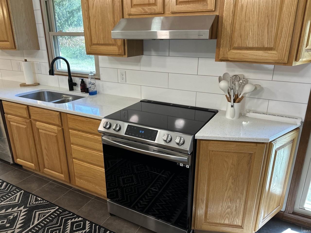 6166 River Bluff Dr - Photo 4 of 19