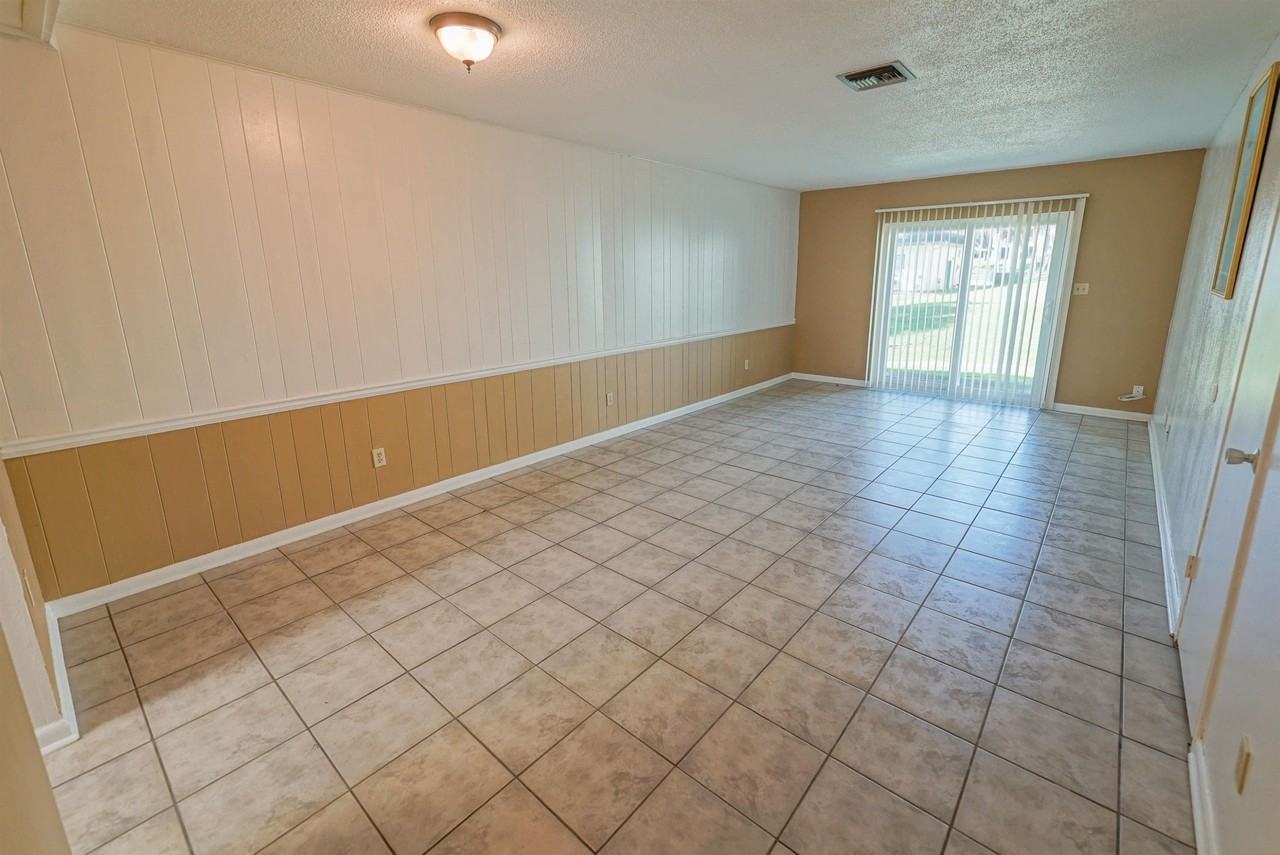 2325 W Pensacola St Apt 155 #155 - Photo 3 of 29