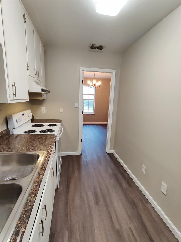 2366 Gregory Dr - Photo 6 of 19