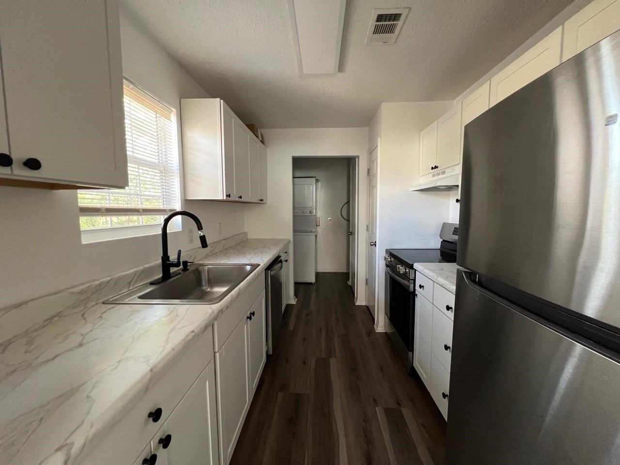 677 W 5th Ave - Photo 6 of 45