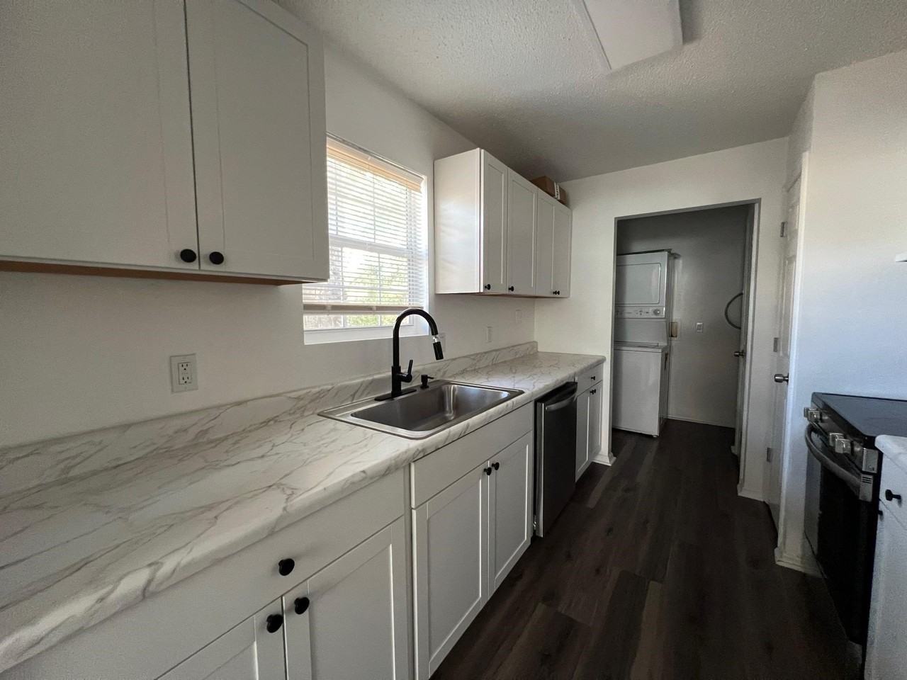 677 W 5th Ave - Photo 7 of 45