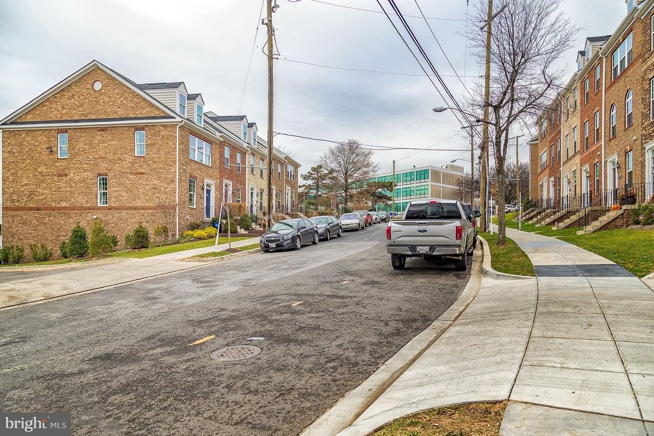 3437 10th Pl Se - Photo 3 of 31