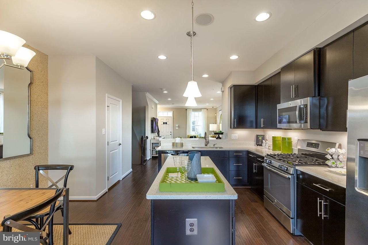 3437 10th Pl Se - Photo 6 of 31