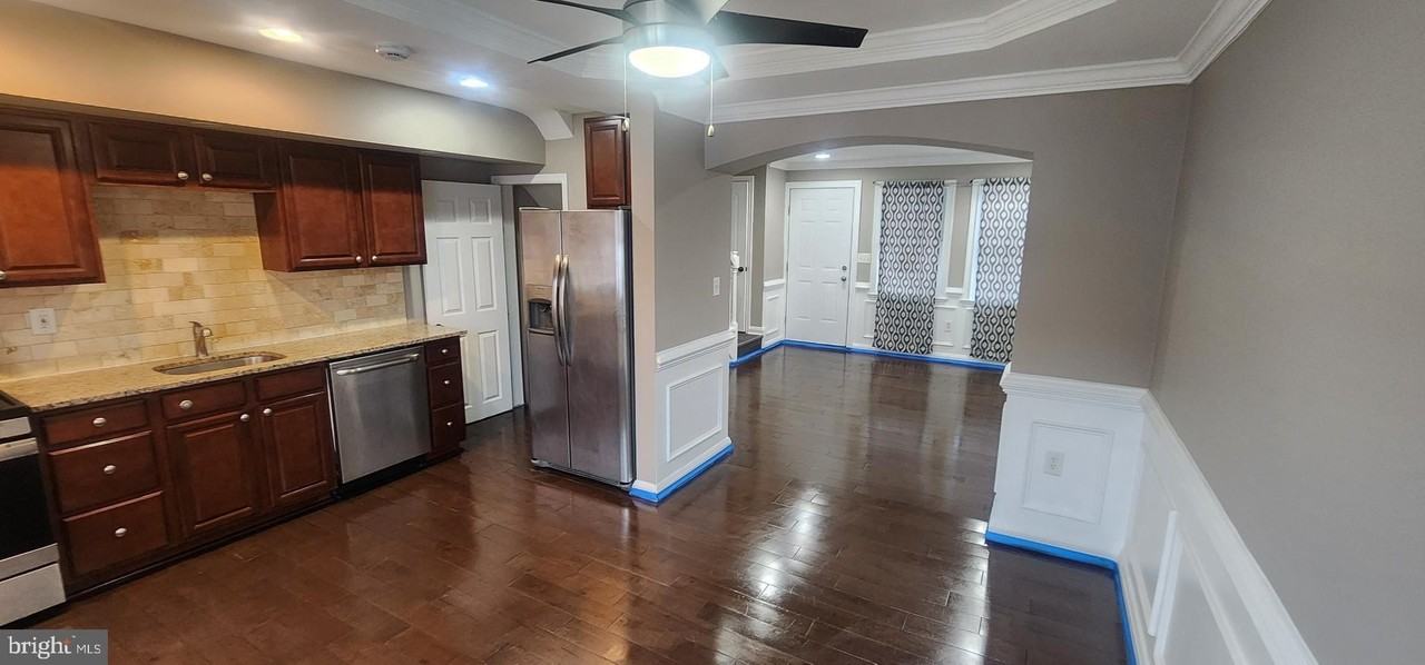 7065 Eastbrook Ave - Photo 6 of 17