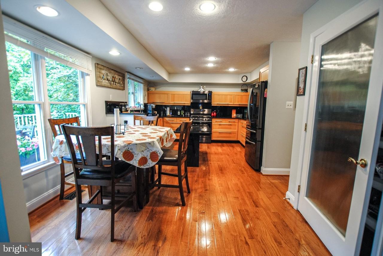 9321 Ravenridge Rd - Photo 7 of 50