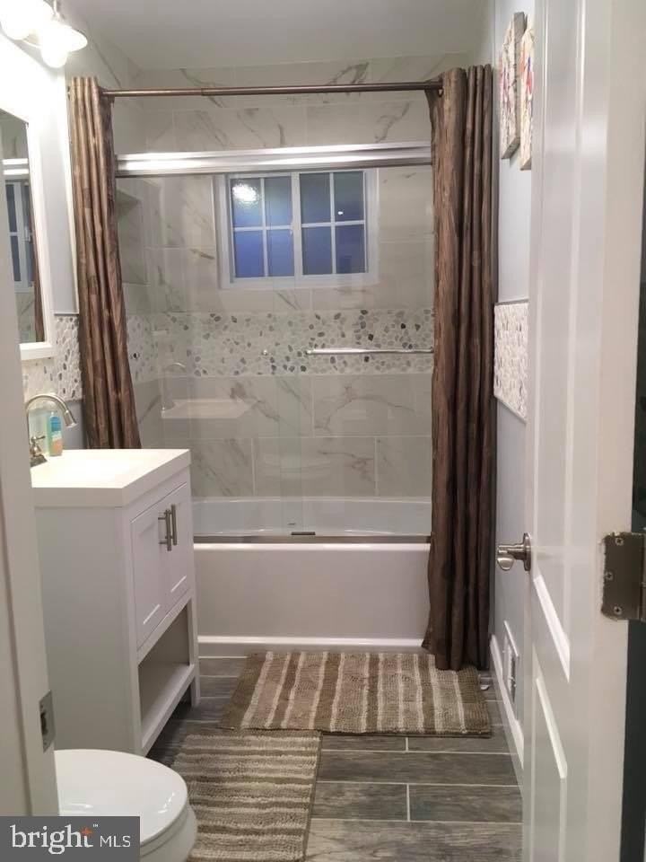 13807 Eastland St - Photo 4 of 17