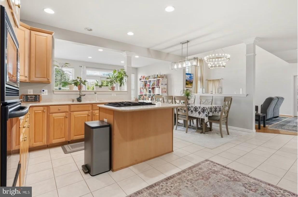 14301 Autumn Crest Rd - Photo 7 of 40