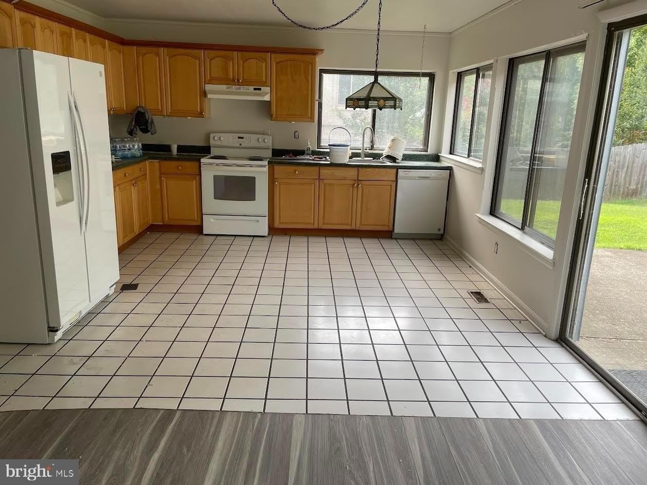 Tulip Dr - Photo 4 of 12