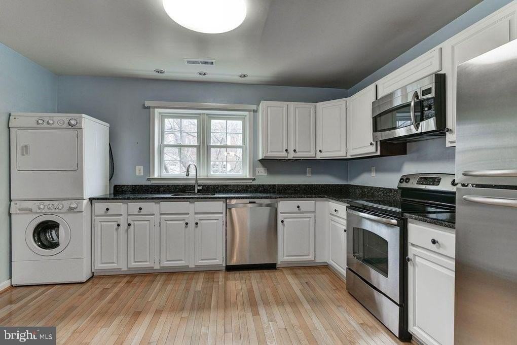 4912 Bradley Blvd - Photo 3 of 18