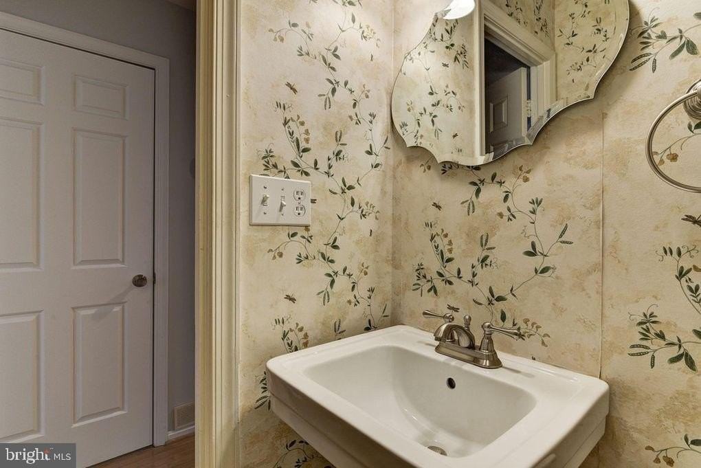 4912 Bradley Blvd - Photo 7 of 18