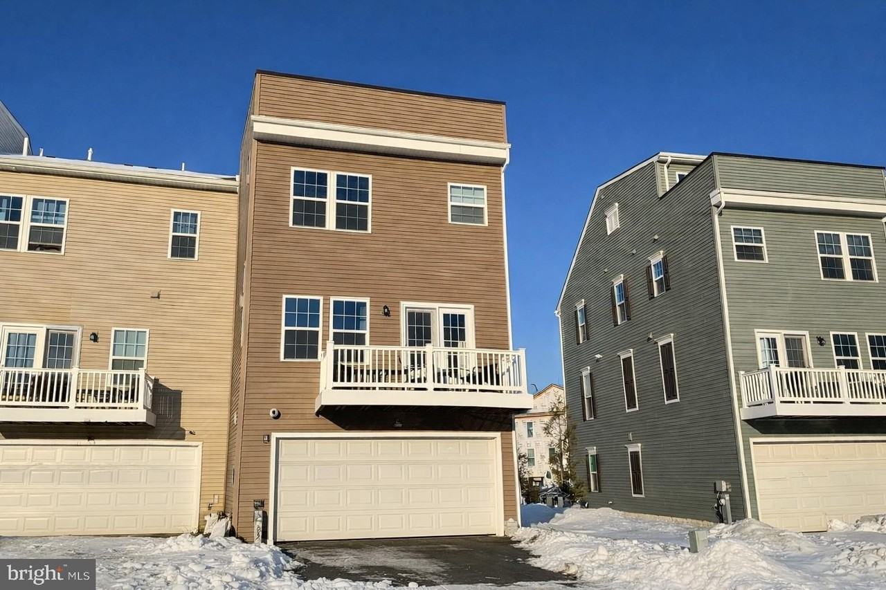 134 Summit Point Blvd - Photo 2 of 17