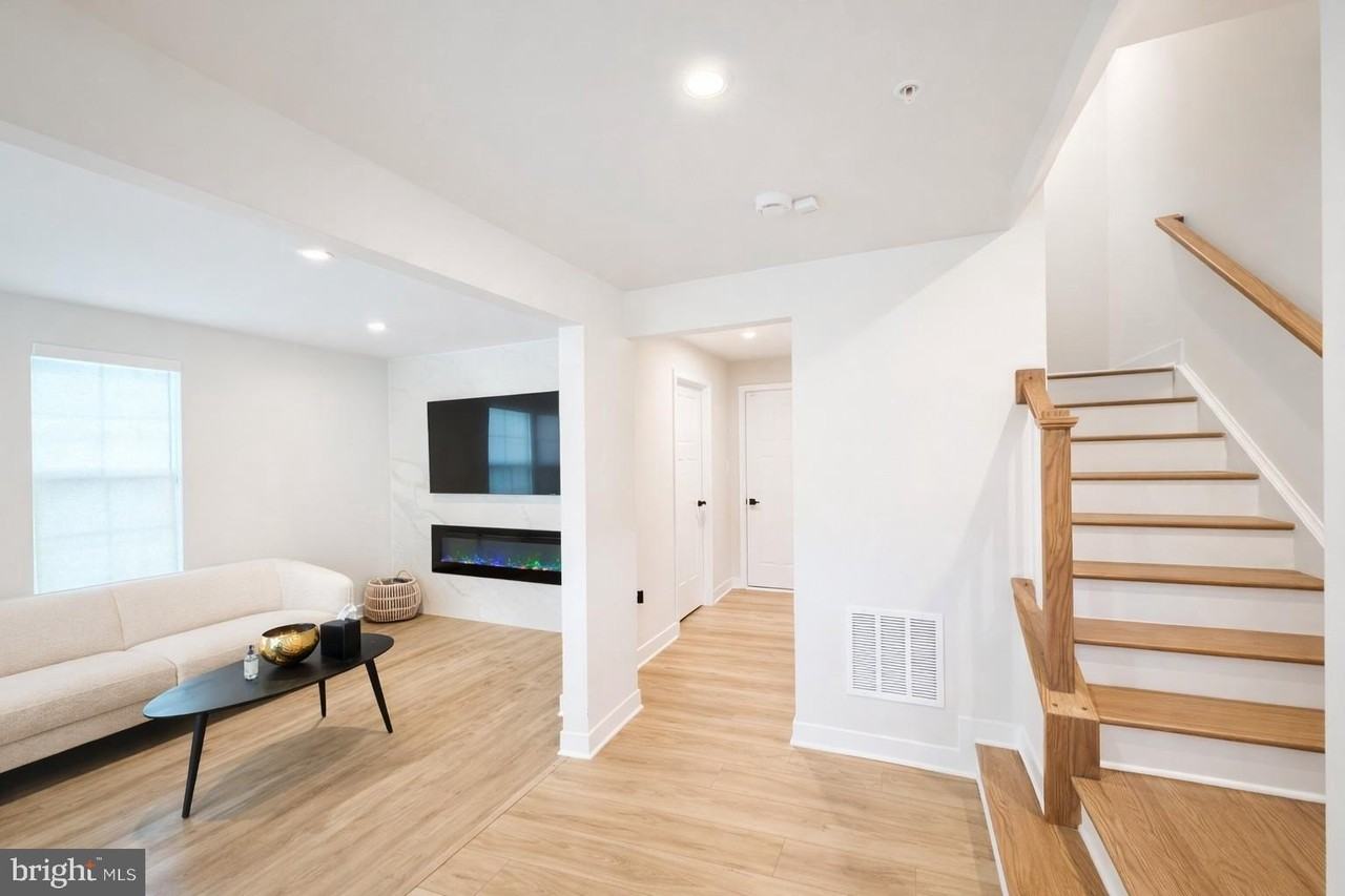 134 Summit Point Blvd - Photo 3 of 17