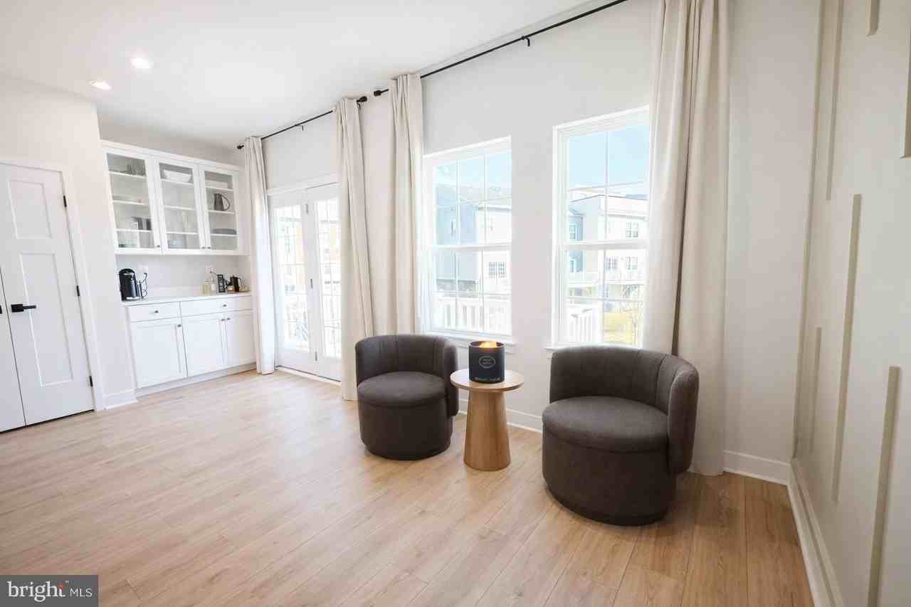 134 Summit Point Blvd - Photo 6 of 17