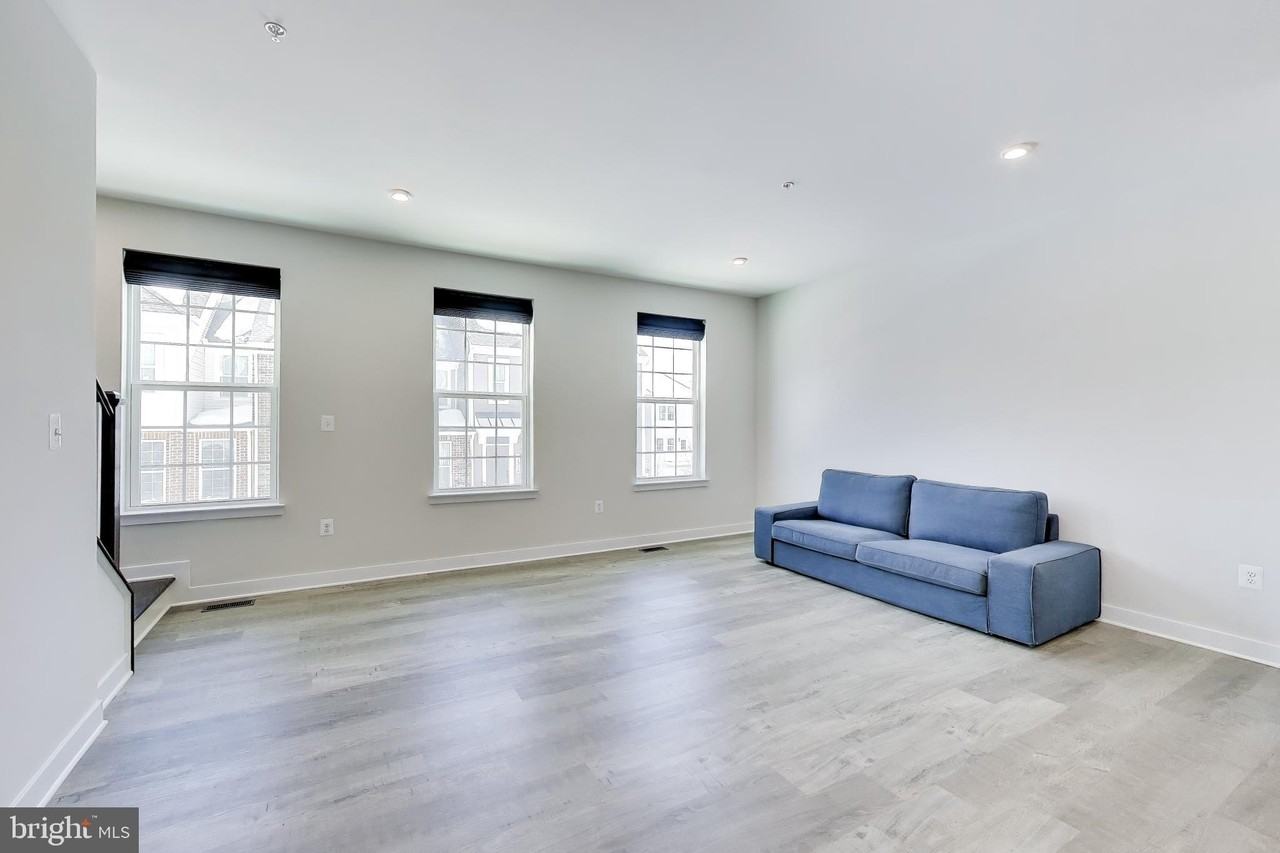 11330 Meridian Hill Way - Photo 7 of 39