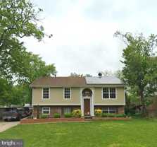 7302 Circle Dr E - Photo 1 of 1