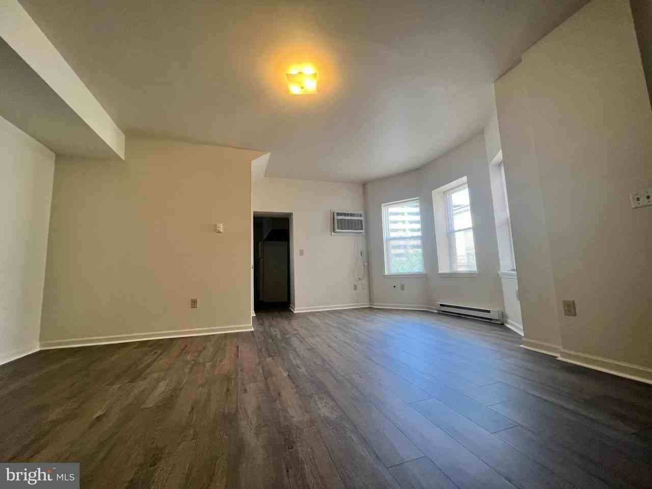 255 S Potomac St Apt 2 #2 - Photo 6 of 18