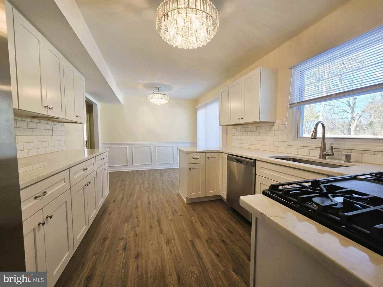 199 Berger St - Photo 4 of 22