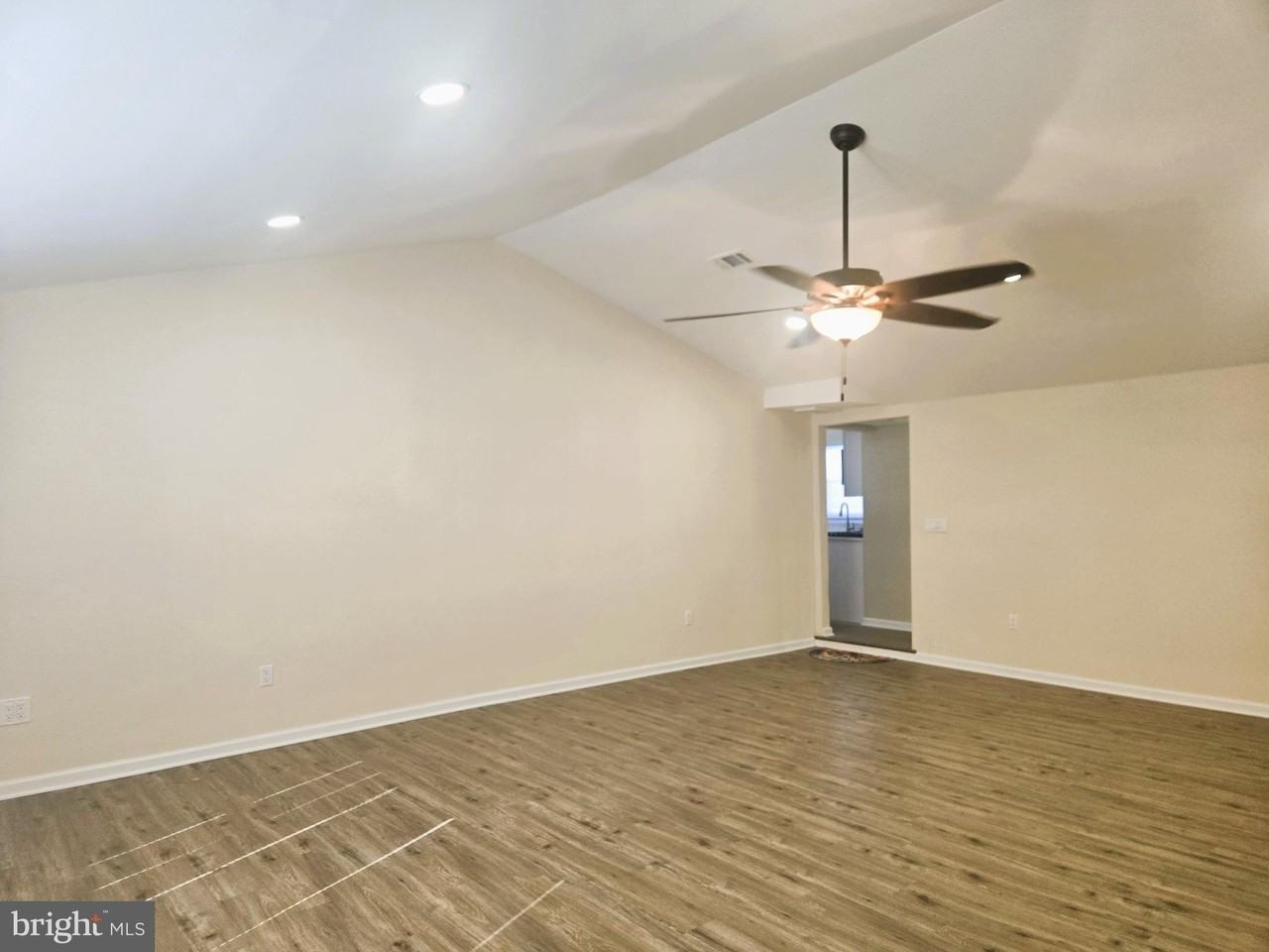 199 Berger St - Photo 5 of 22