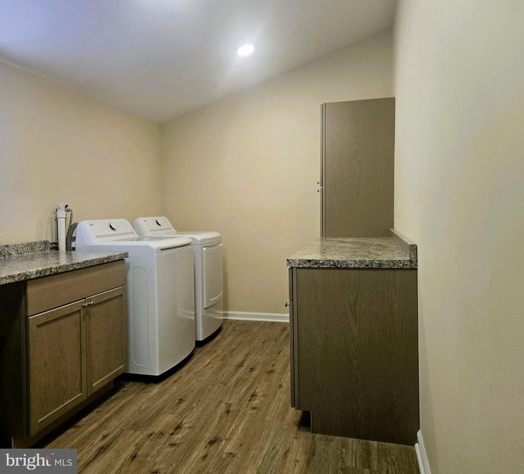 199 Berger St - Photo 7 of 22