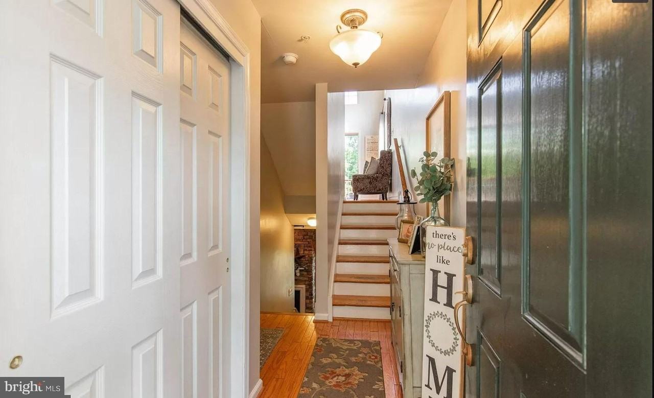 423 Fort Hill Cir - Photo 3 of 32